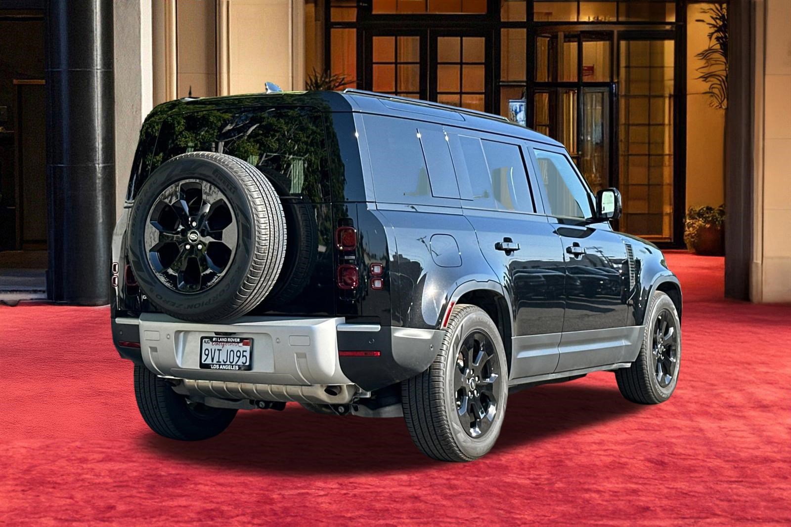 Used 2025 Land Rover Defender 110 S image 10