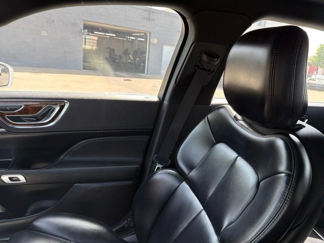 Used 2019 Lincoln Continental Premiere FWD image 41