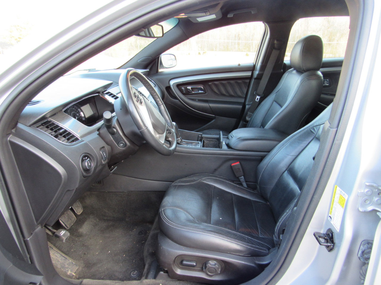 Used 2015 Ford Taurus SEL w/ Equipment Group 201A image 4