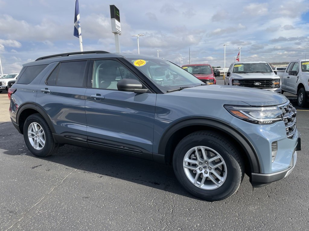 New 2026 Ford Explorer Active image 2