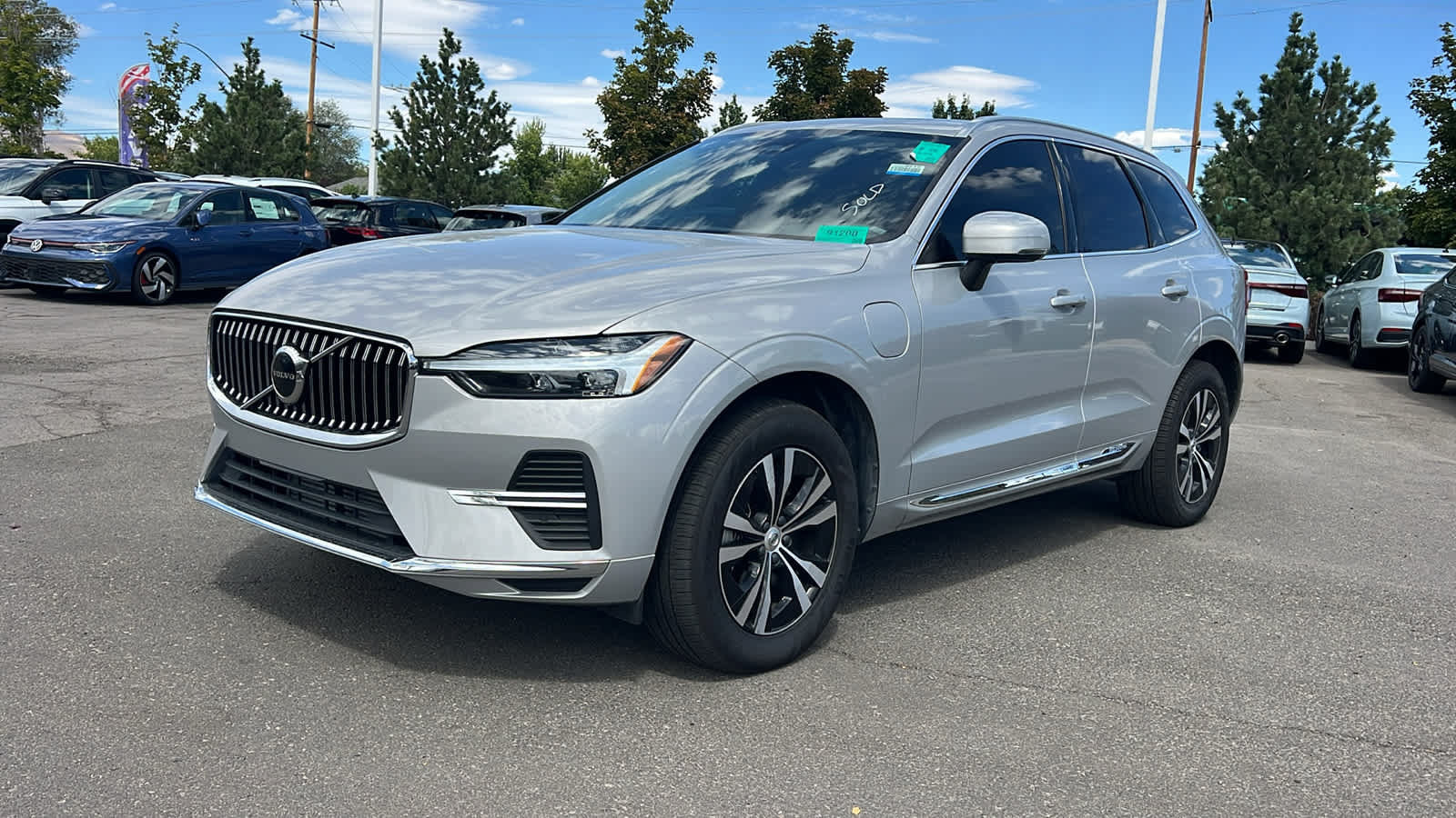 Used 2023 Volvo XC60 T8 Core AWD/4WD image 1