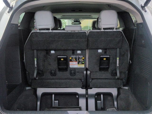 Certified 2025 Toyota Sienna XLE w/ XLE Plus Package AWD/4WD image 18