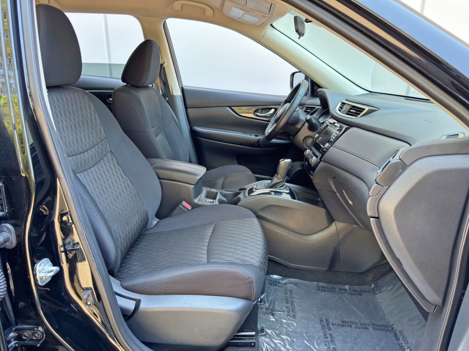 Used 2018 Nissan Rogue SV FWD image 14