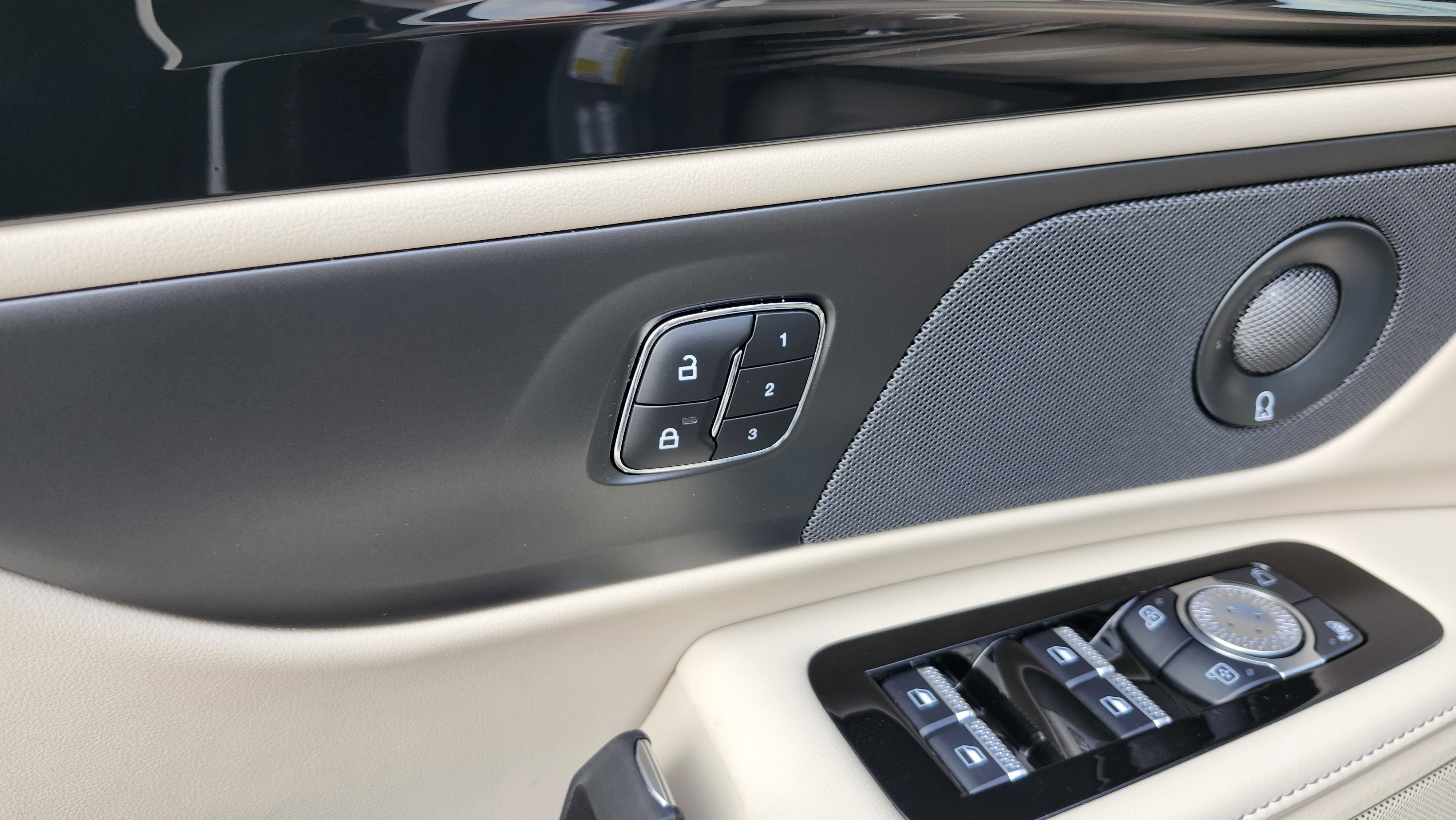 Used 2024 Lincoln Nautilus Reserve w/ Equipment Group 202A image 27