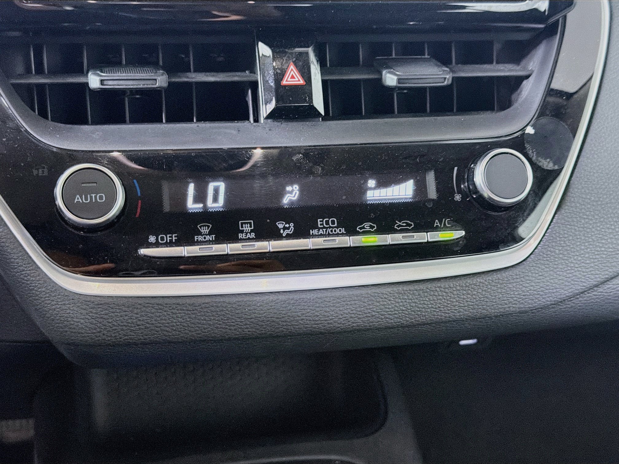 Used 2025 Toyota Corolla LE FWD image 19