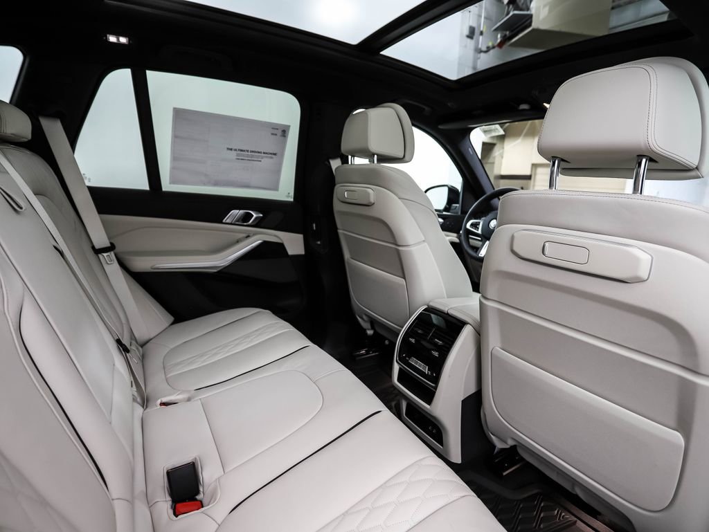 New 2026 BMW X5 xDrive40i w/ M Sport Package AWD/4WD image 26
