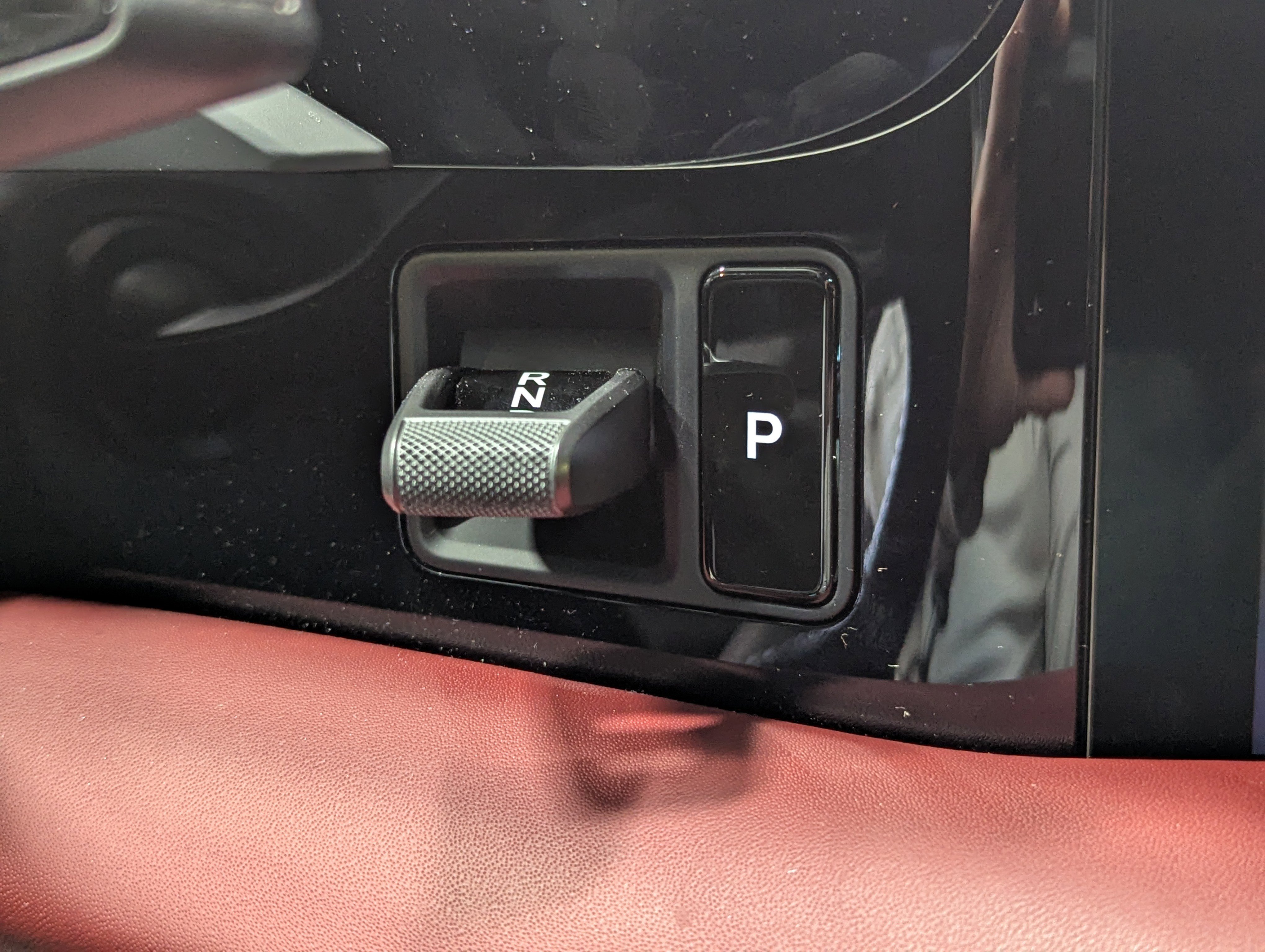 Used 2025 Porsche Taycan 4S image 36