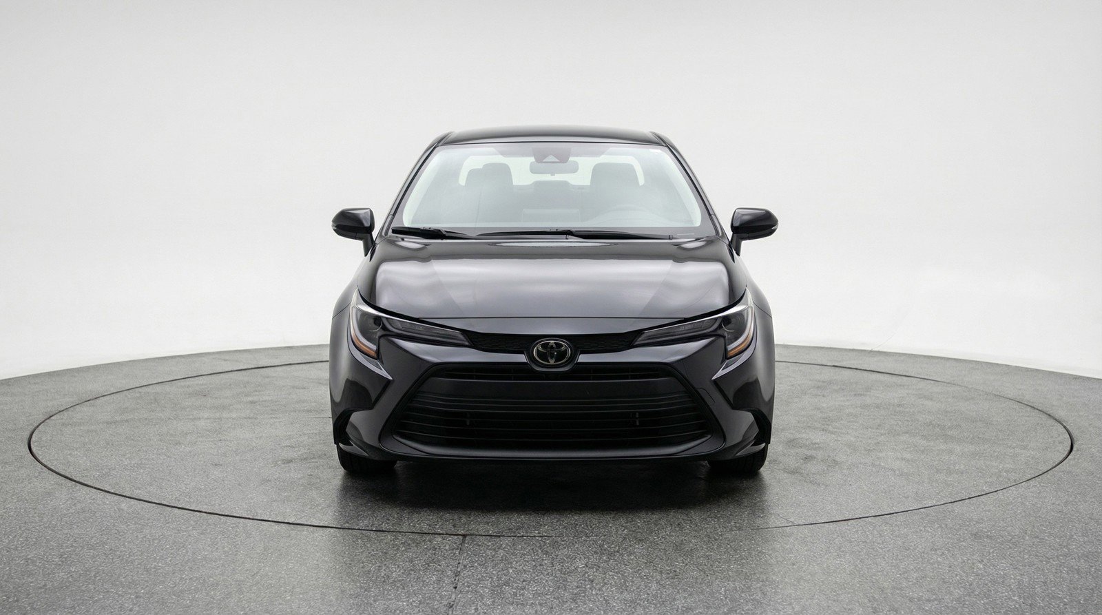 Used 2025 Toyota Corolla LE image 2