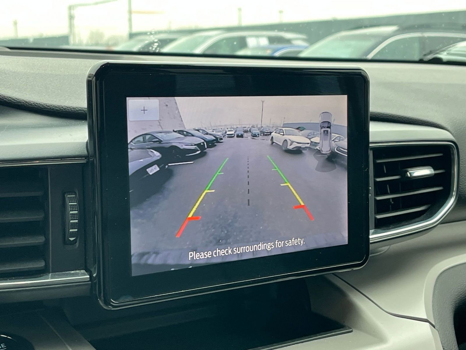 Used 2024 Ford Explorer XLT w/ Equipment Group 202A image 25