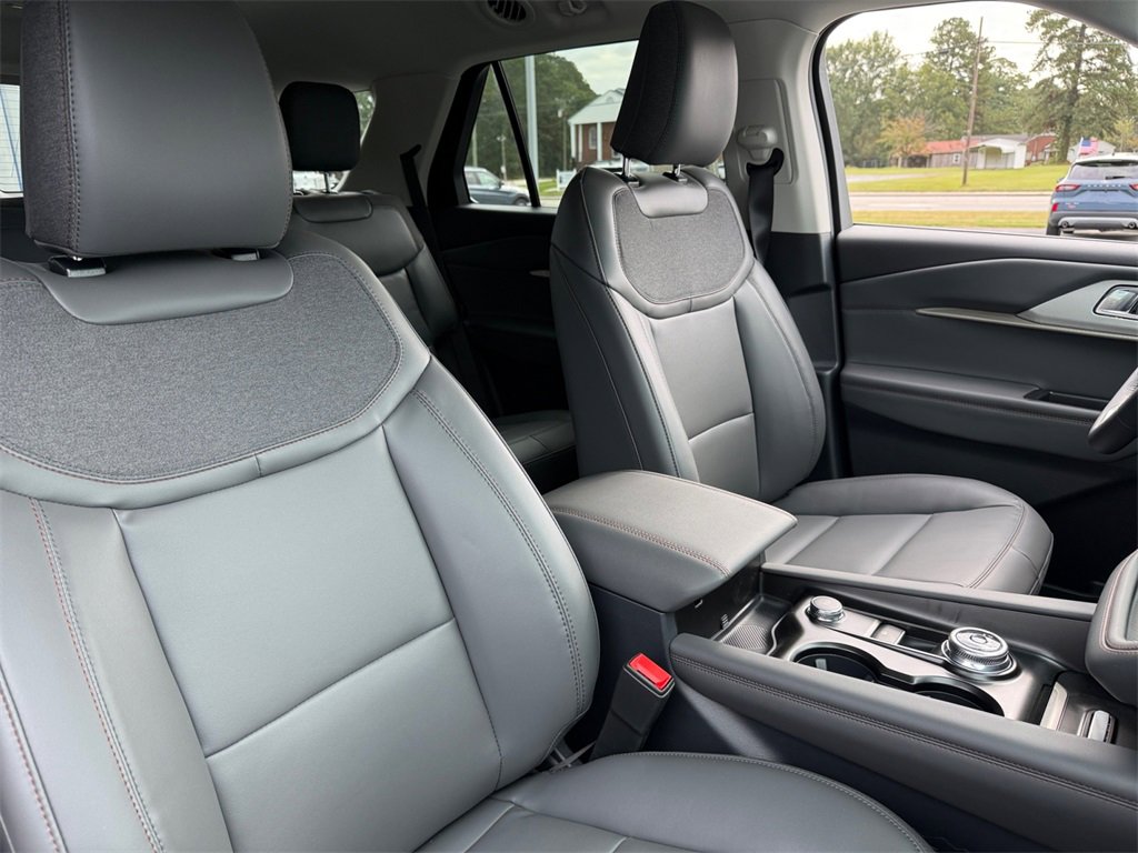 New 2025 Ford Explorer Active w/ Active Comfort Package image 16