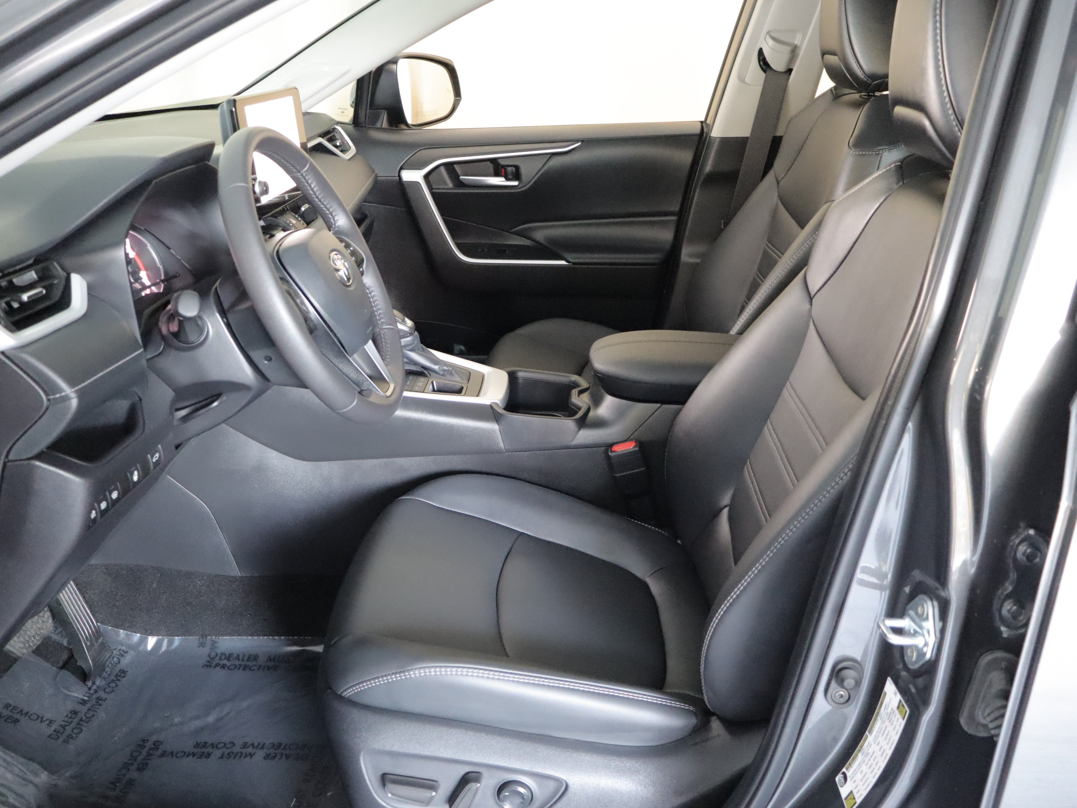 Used 2025 Toyota RAV4 XLE Premium w/ Weather Package AWD/4WD image 9