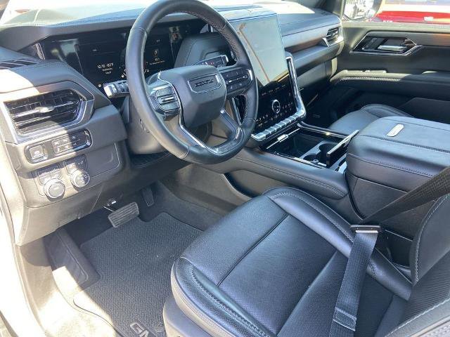 Used 2025 GMC Yukon XL Denali AWD/4WD image 6