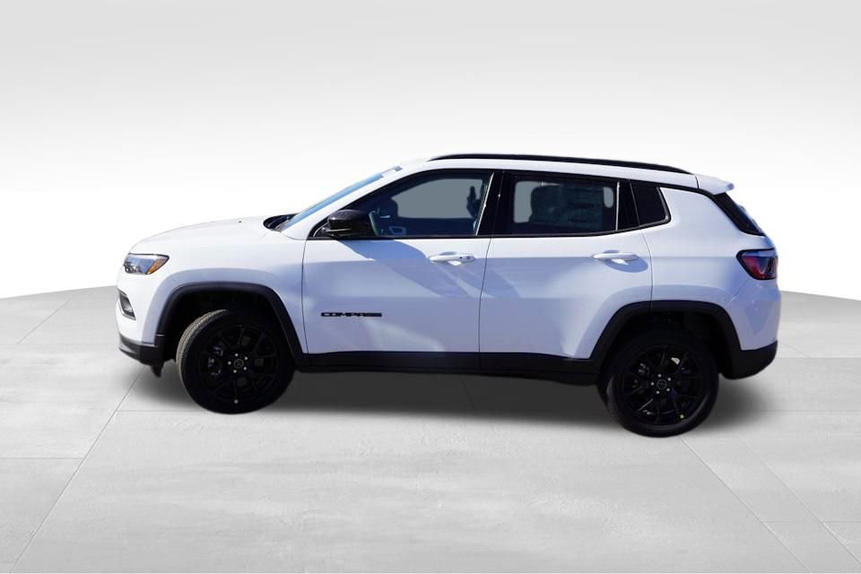 New 2025 Jeep Compass Latitude w/ Sun & Sound Group image 6