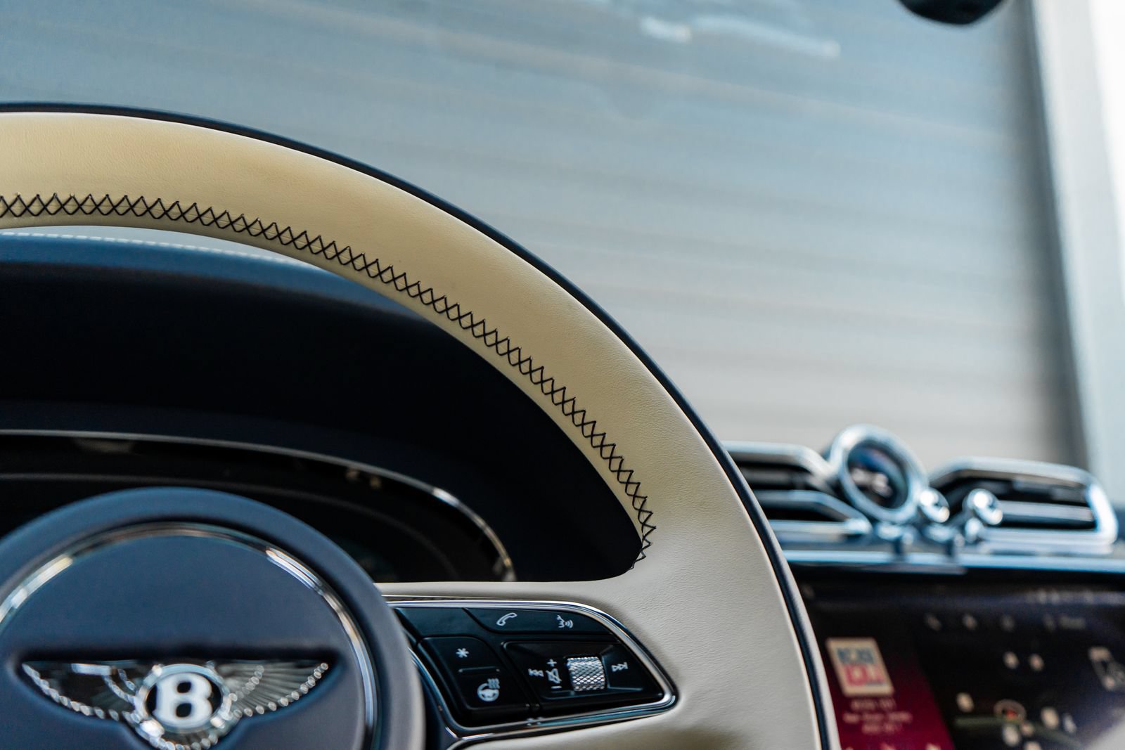 New 2026 Bentley Bentayga Extended Wheelbase AWD/4WD image 32