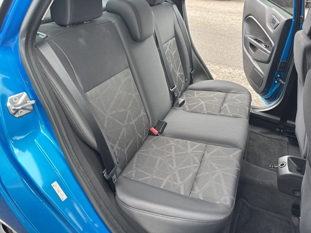 Used 2013 Ford Fiesta SE image 15