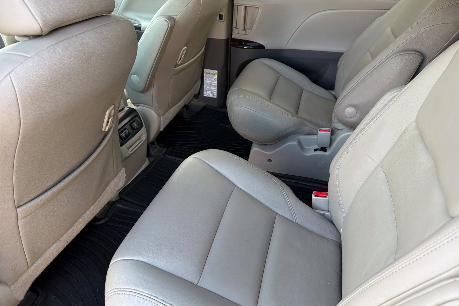 Used 2019 Toyota Sienna XLE w/ XLE Navigation Package AWD/4WD image 13