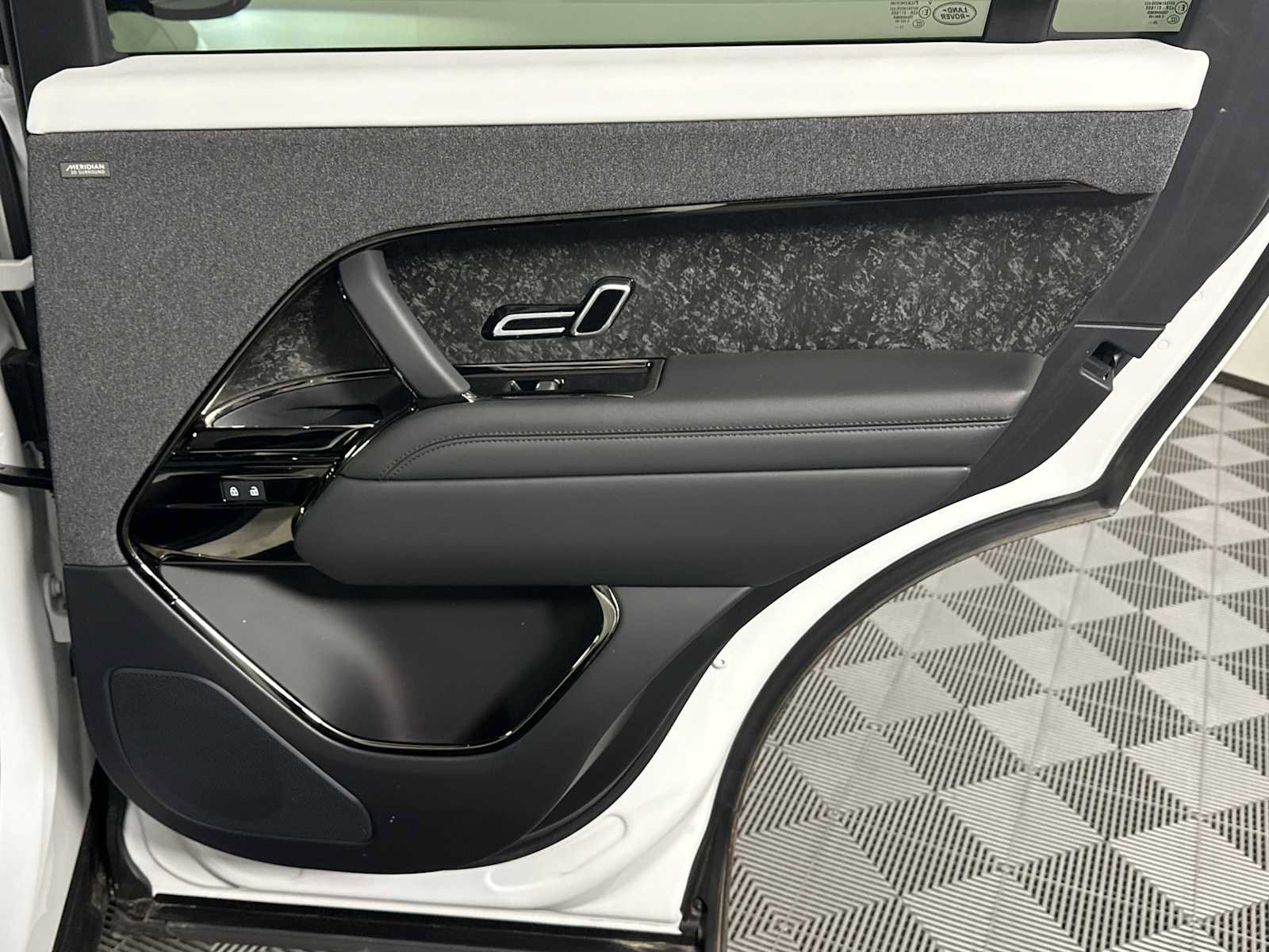 Used 2024 Land Rover Range Rover Sport Dynamic SE image 17