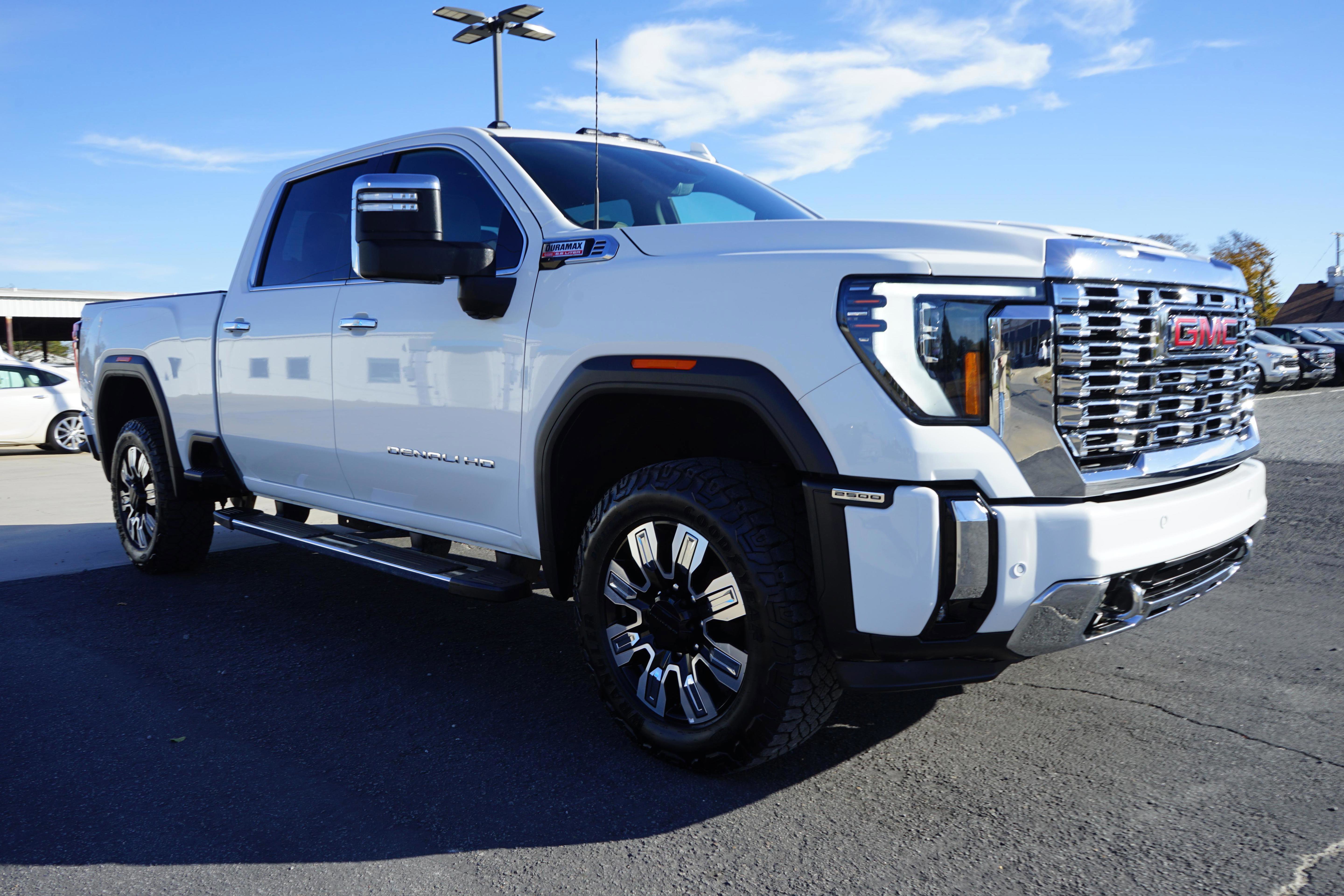 Used 2025 GMC Sierra 2500 Denali w/ Max Trailering Package image 7