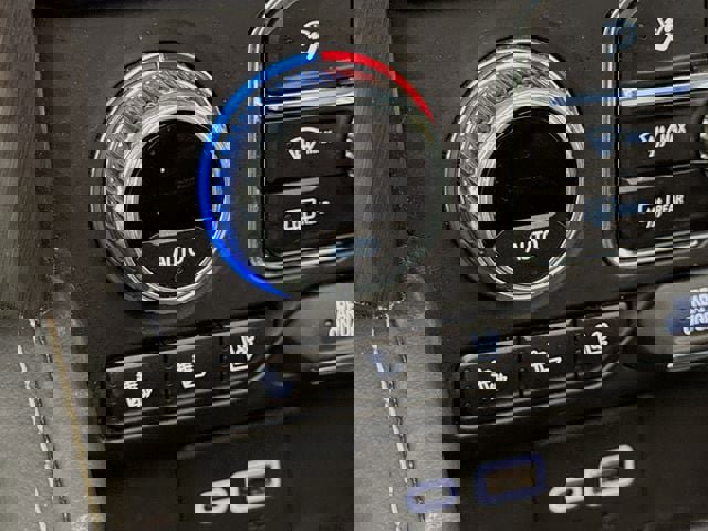 Used 2023 GMC Yukon XL AT4 w/ Technology Package image 24