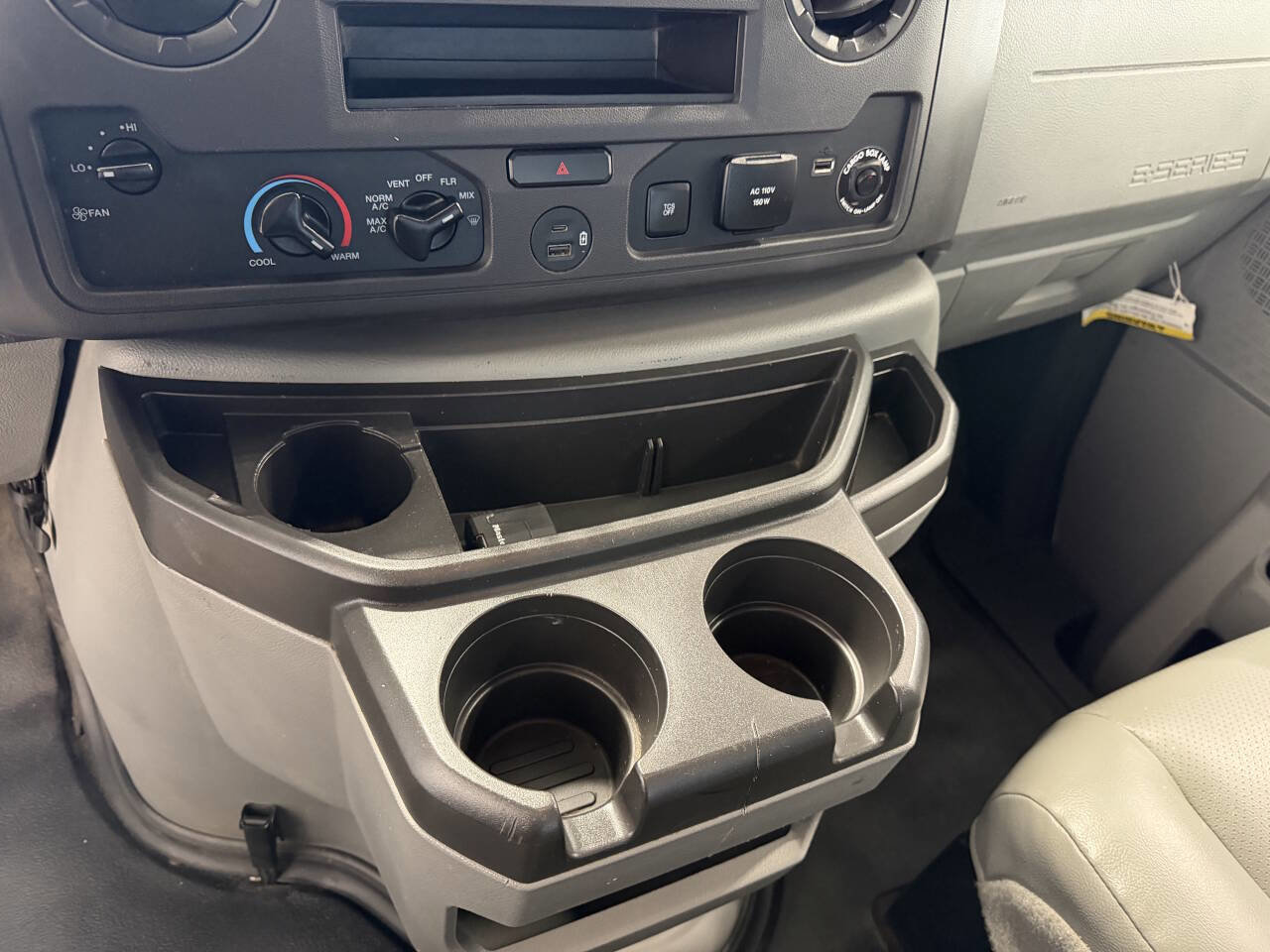 Used 2021 Ford E-450 and Econoline 450 Super Duty w/ Power Windows & Locks Group RWD image 10