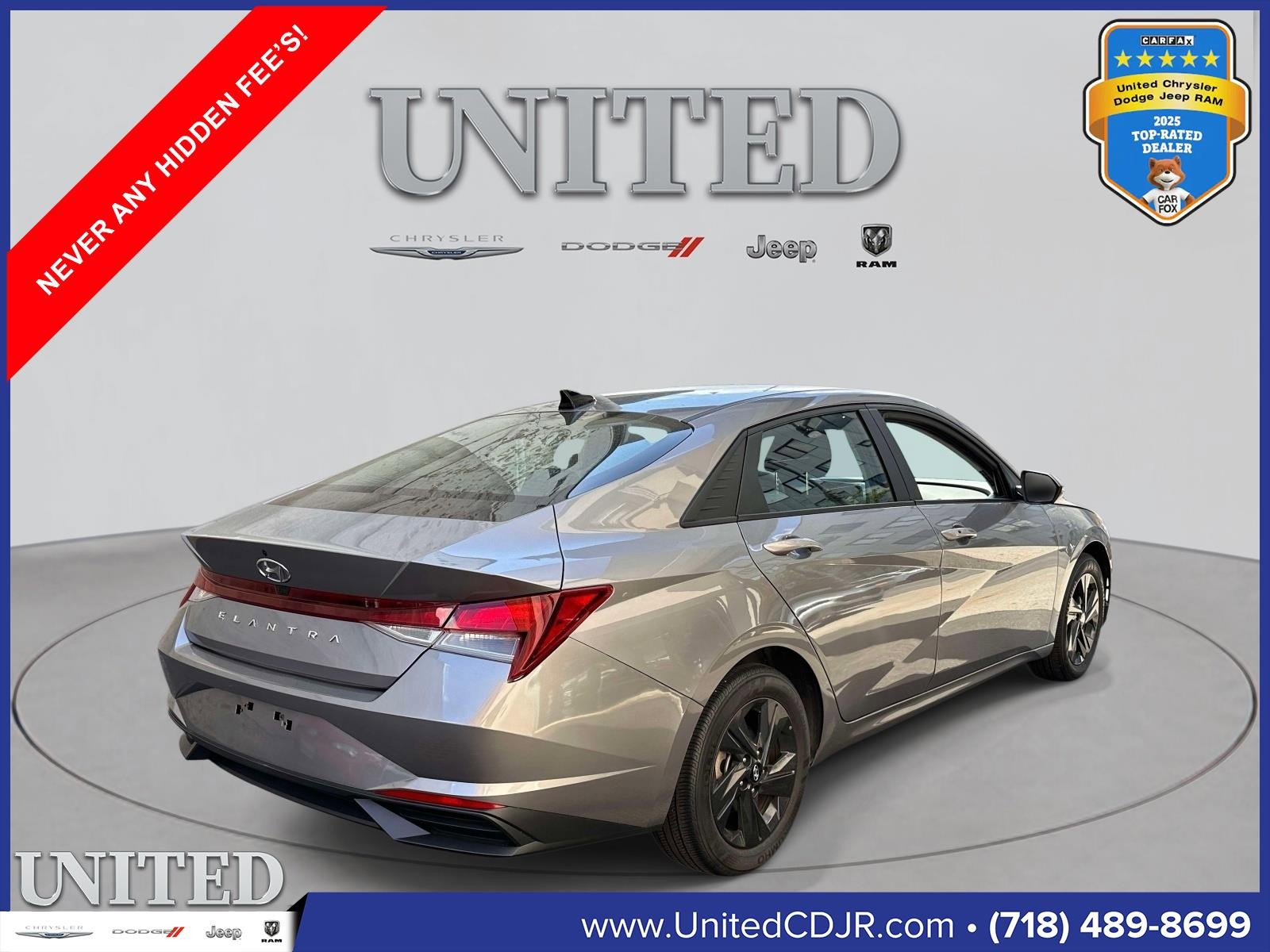 Used 2023 Hyundai Elantra SEL w/ Cargo Package FWD image 3
