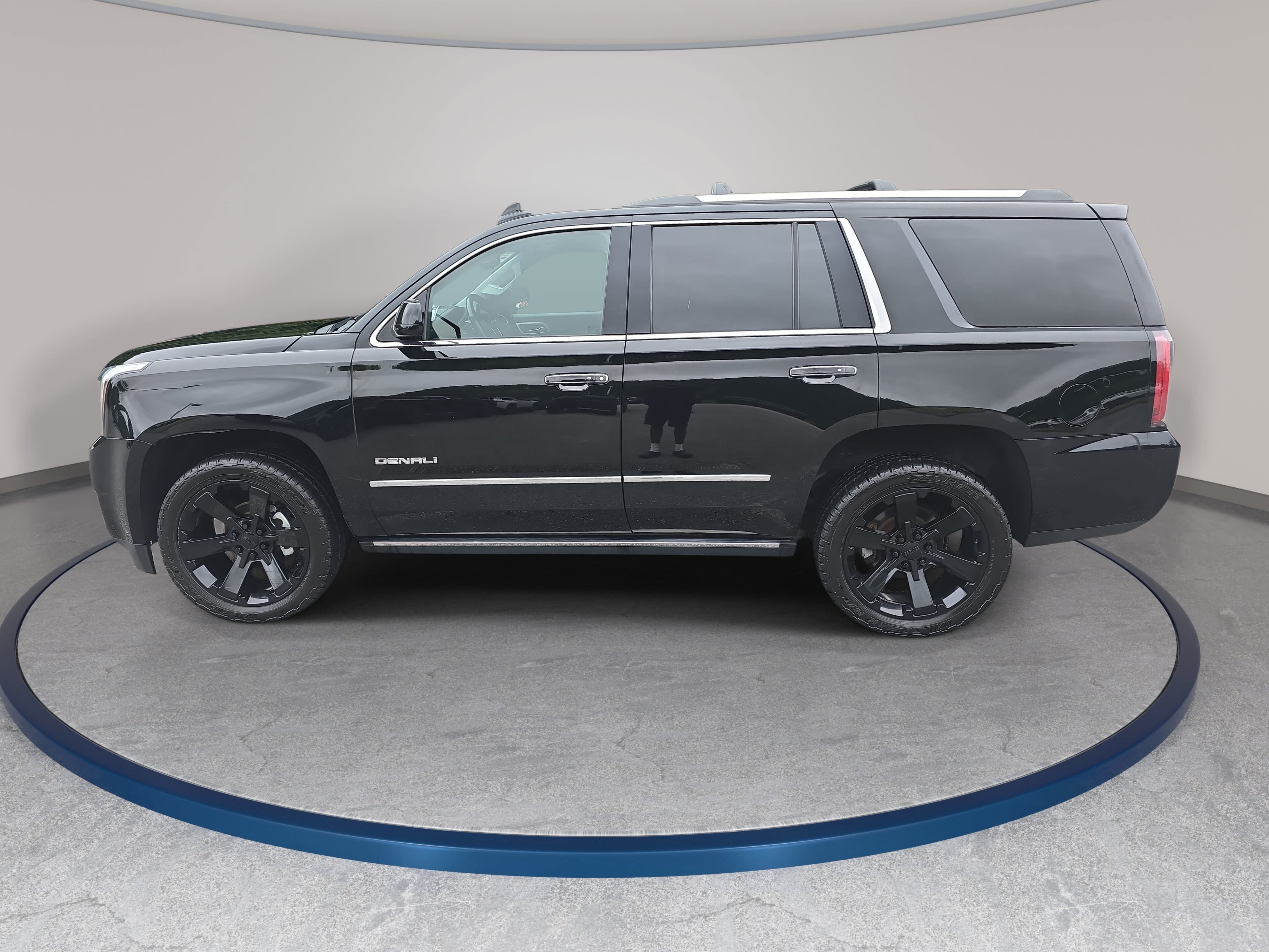 Used 2018 GMC Yukon Denali w/ Open Road Package AWD/4WD image 8