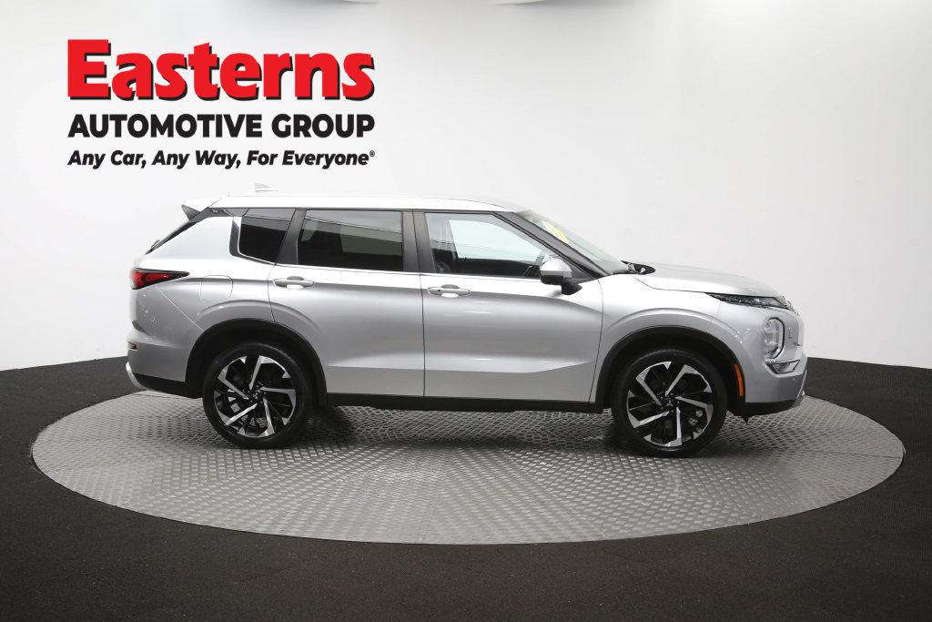 Used 2024 Mitsubishi Outlander SE AWD/4WD image 46
