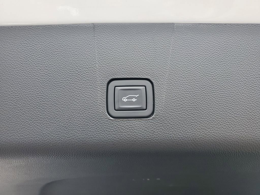 Certified 2023 Chevrolet Traverse LT image 31