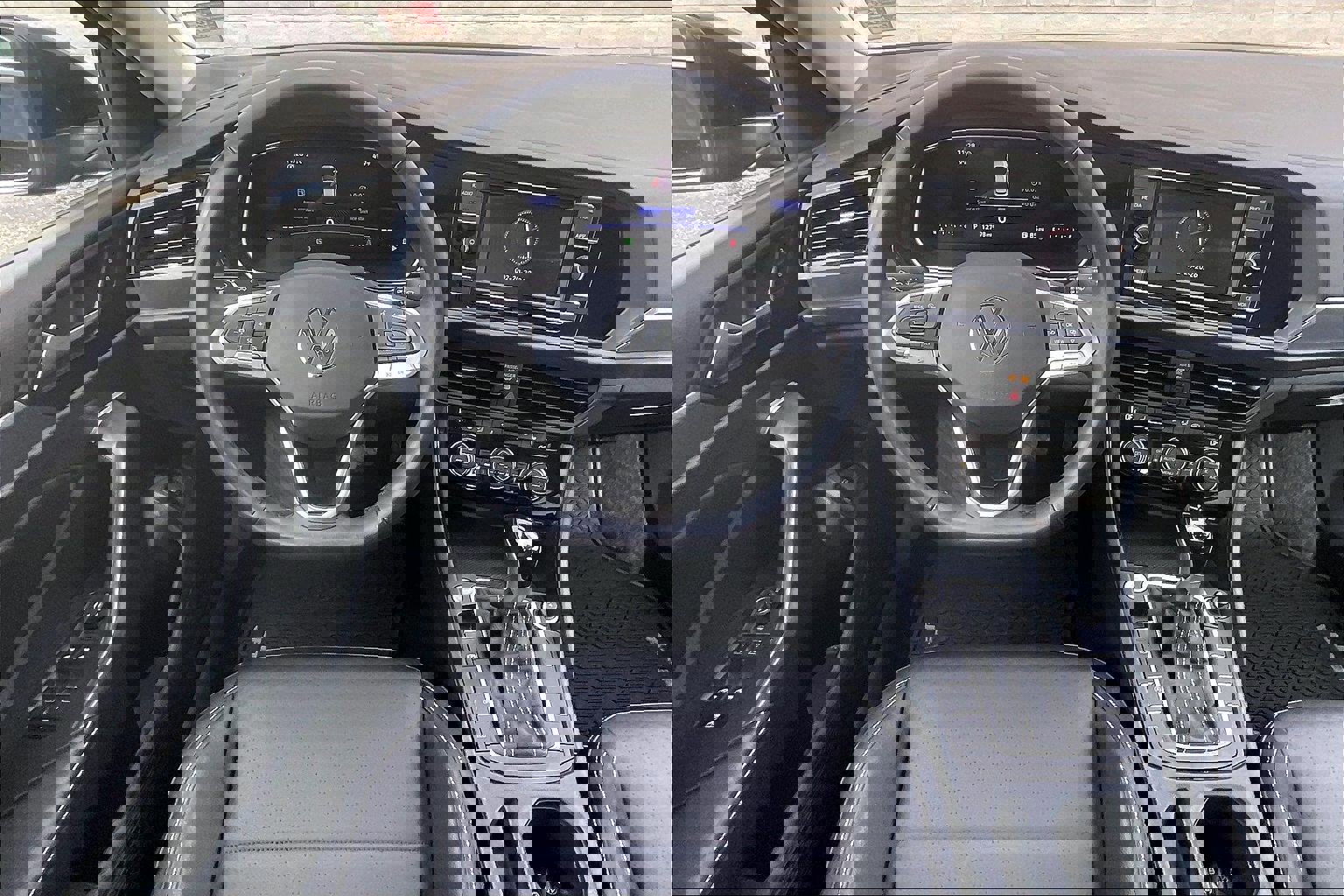 Certified 2024 Volkswagen Jetta SE w/ Panoramic Sunroof Package image 4