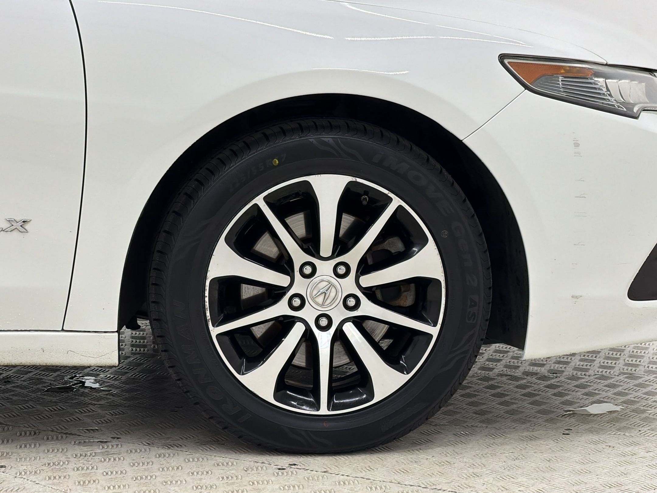 Used 2017 Acura TLX FWD image 11