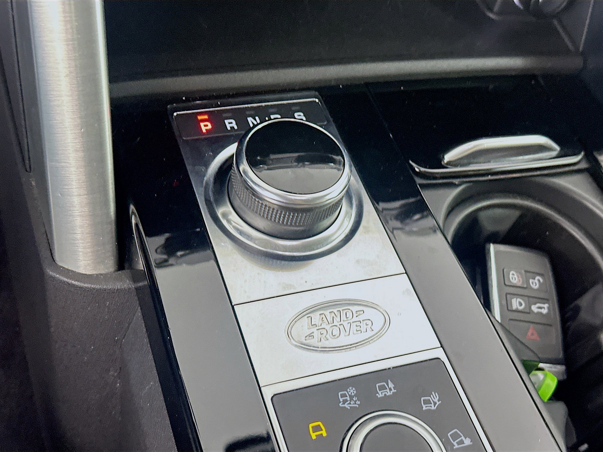 Used 2019 Land Rover Discovery HSE image 25