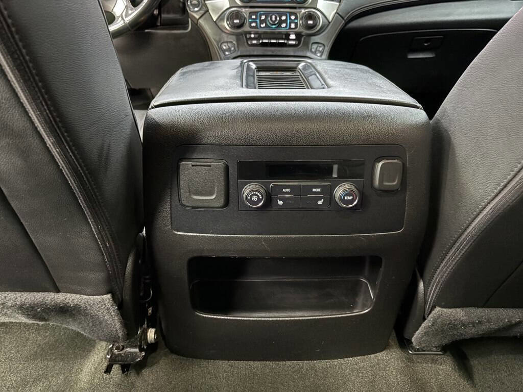 Used 2018 Chevrolet Suburban Premier image 13