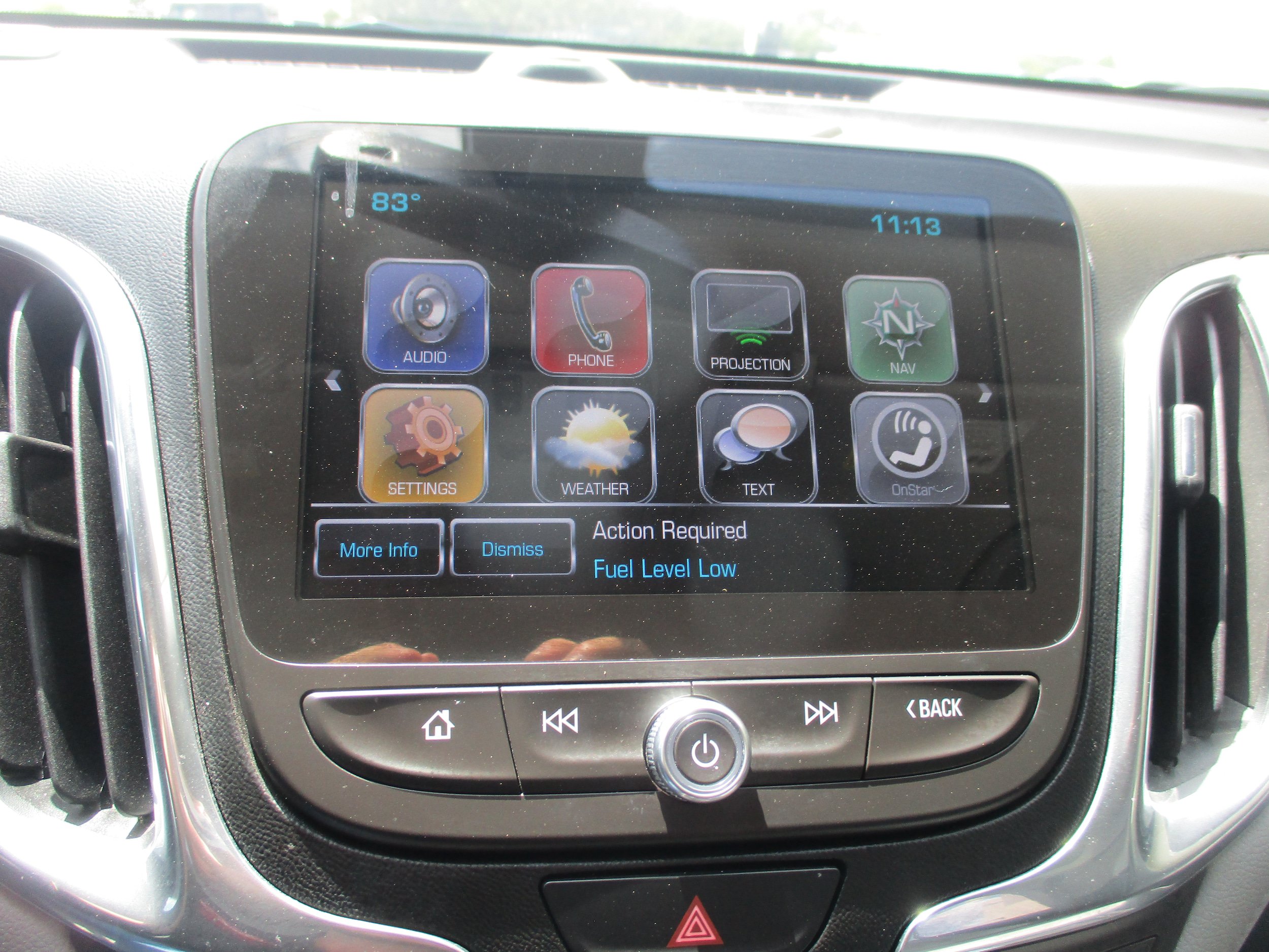 Used 2018 Chevrolet Equinox Premier FWD image 16