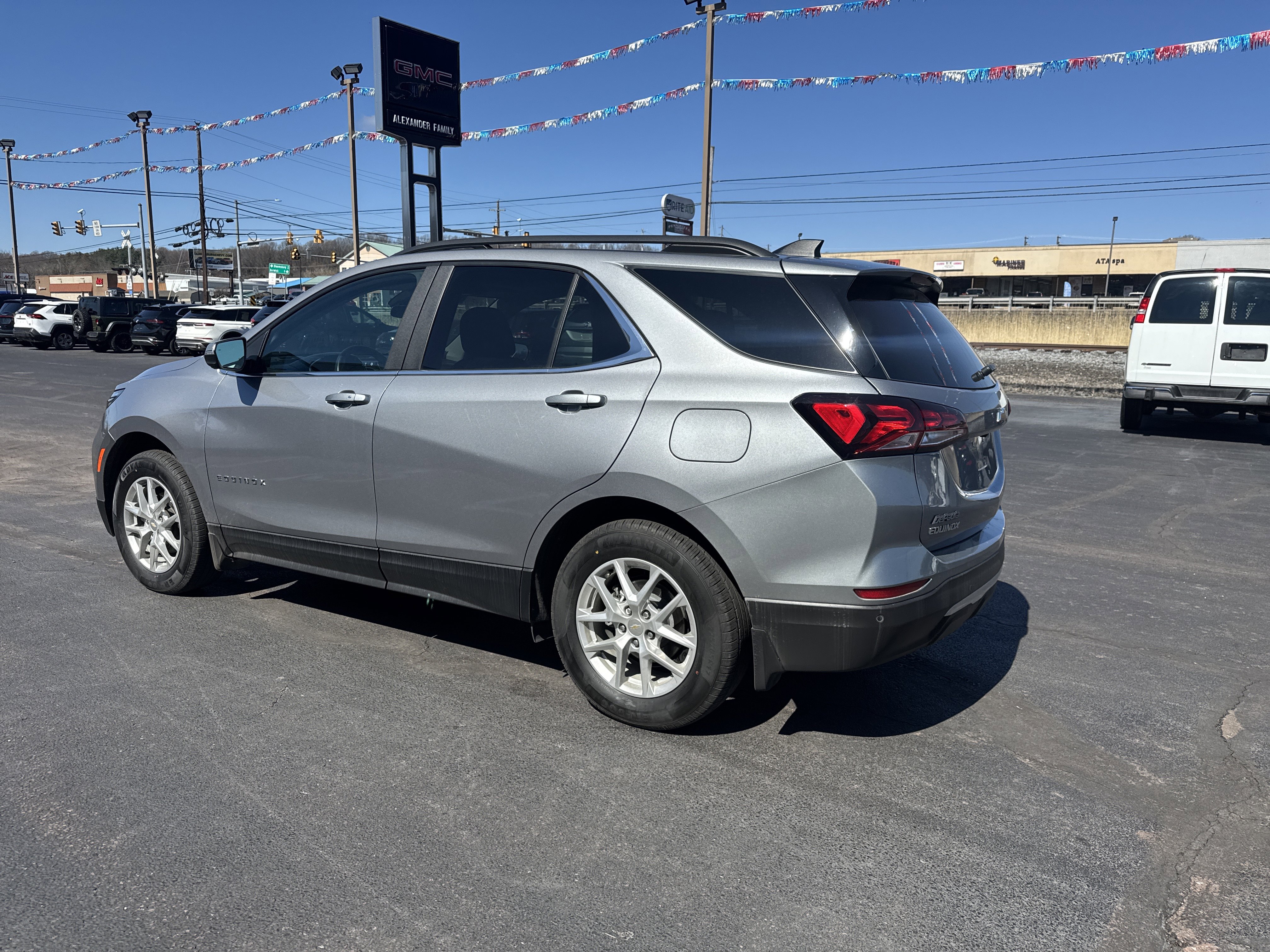 Used 2024 Chevrolet Equinox LT AWD/4WD image 6