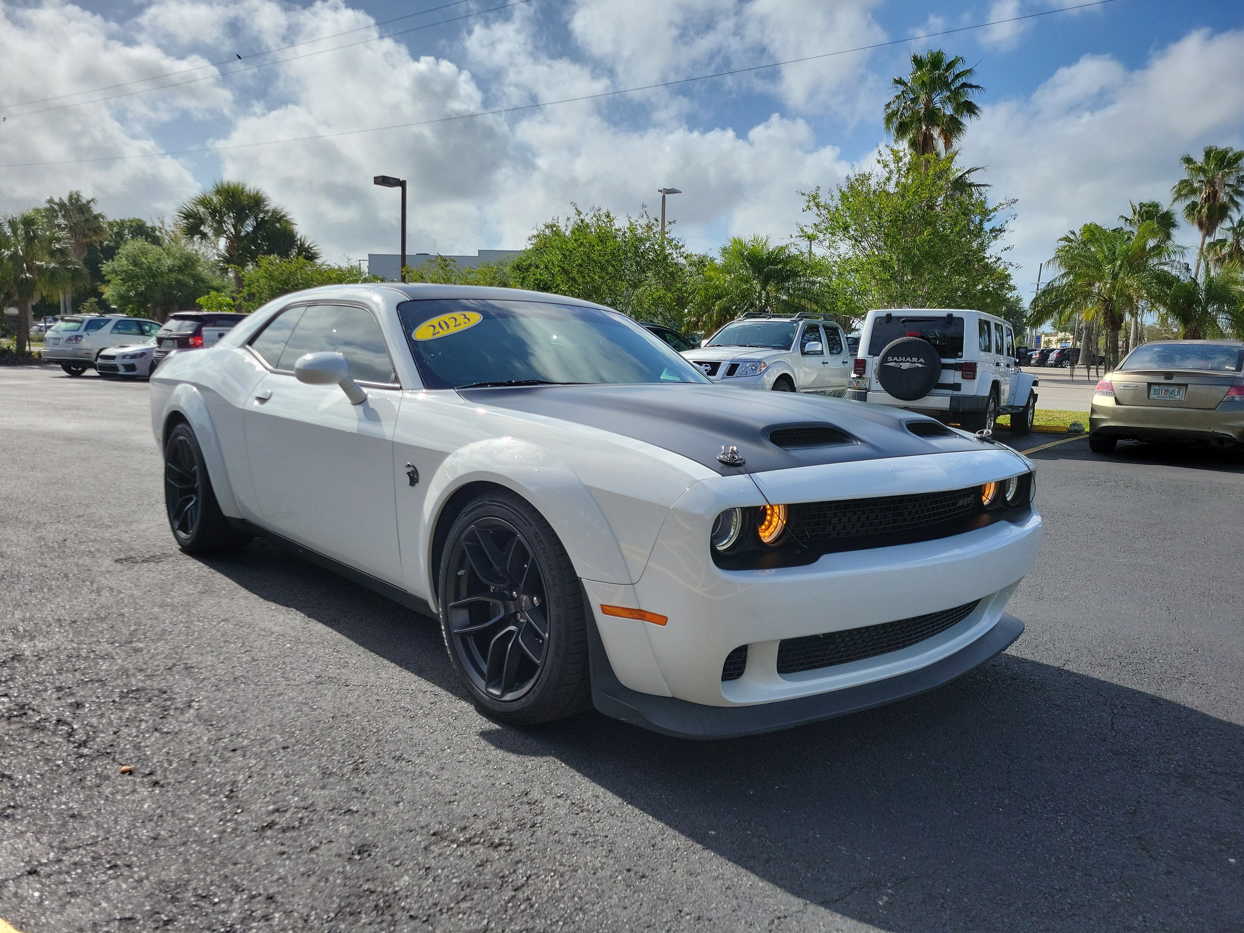 Used 2023 Dodge Challenger SRT Hellcat RWD image 2