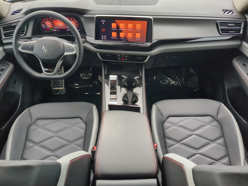 Certified 2025 Volkswagen Atlas Peak Edition SE AWD/4WD image 16