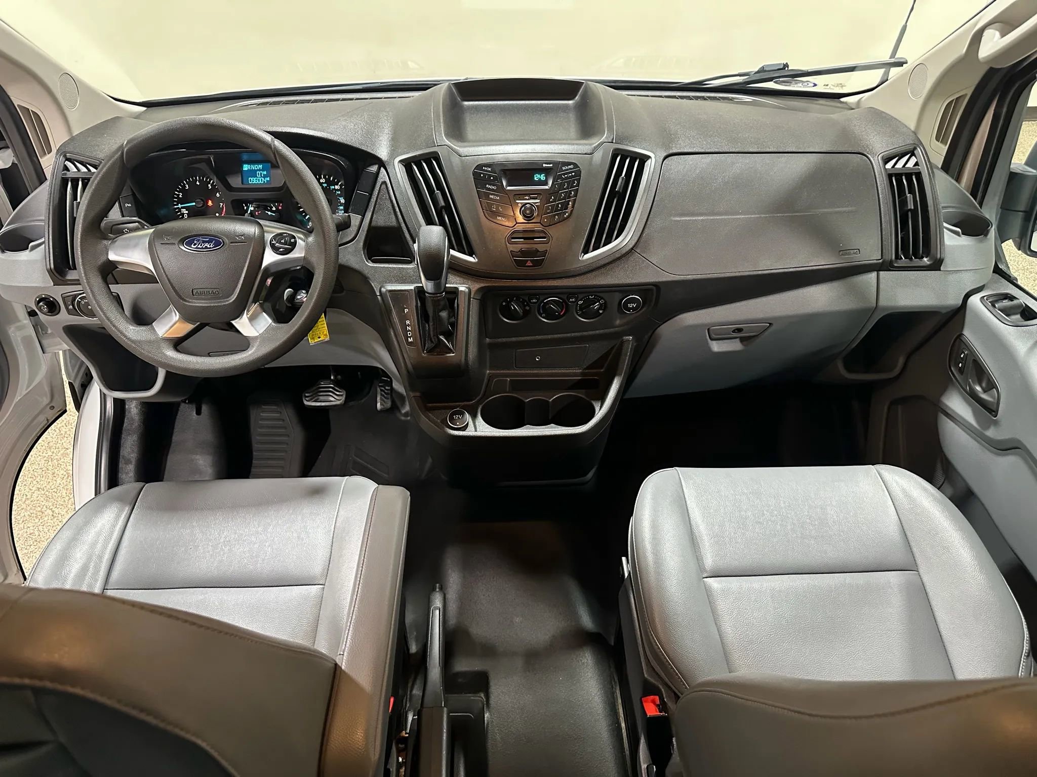 Used 2019 Ford Transit 150 XL image 36