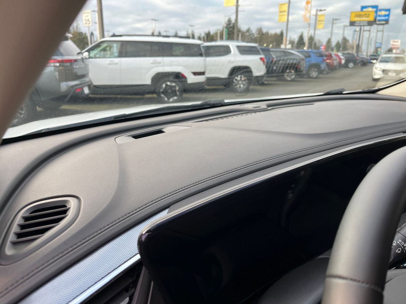 Used 2025 Buick Encore GX Preferred image 35