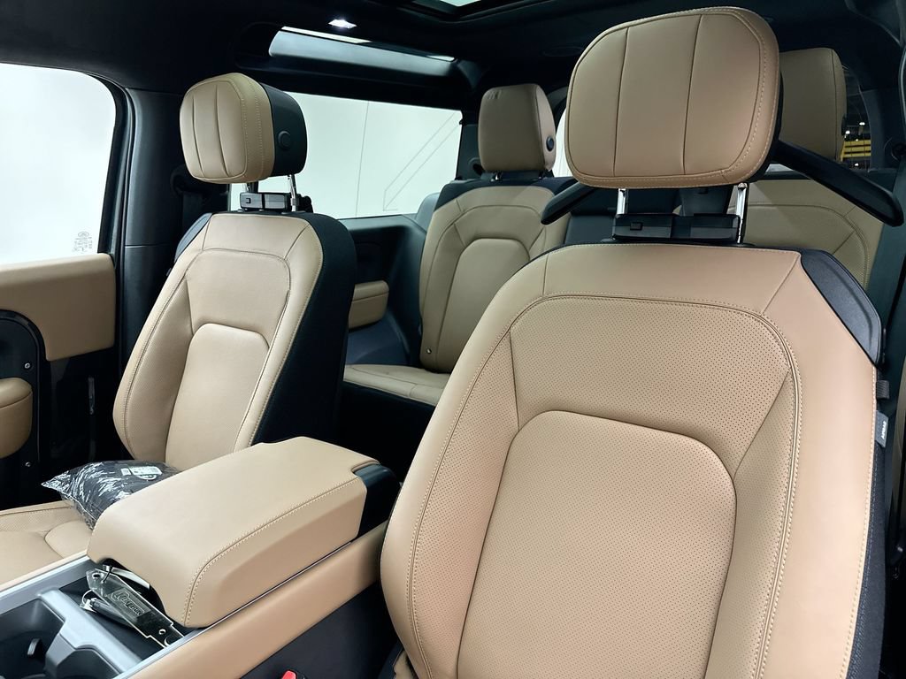 New 2026 Land Rover Defender 90 V8 AWD/4WD image 9