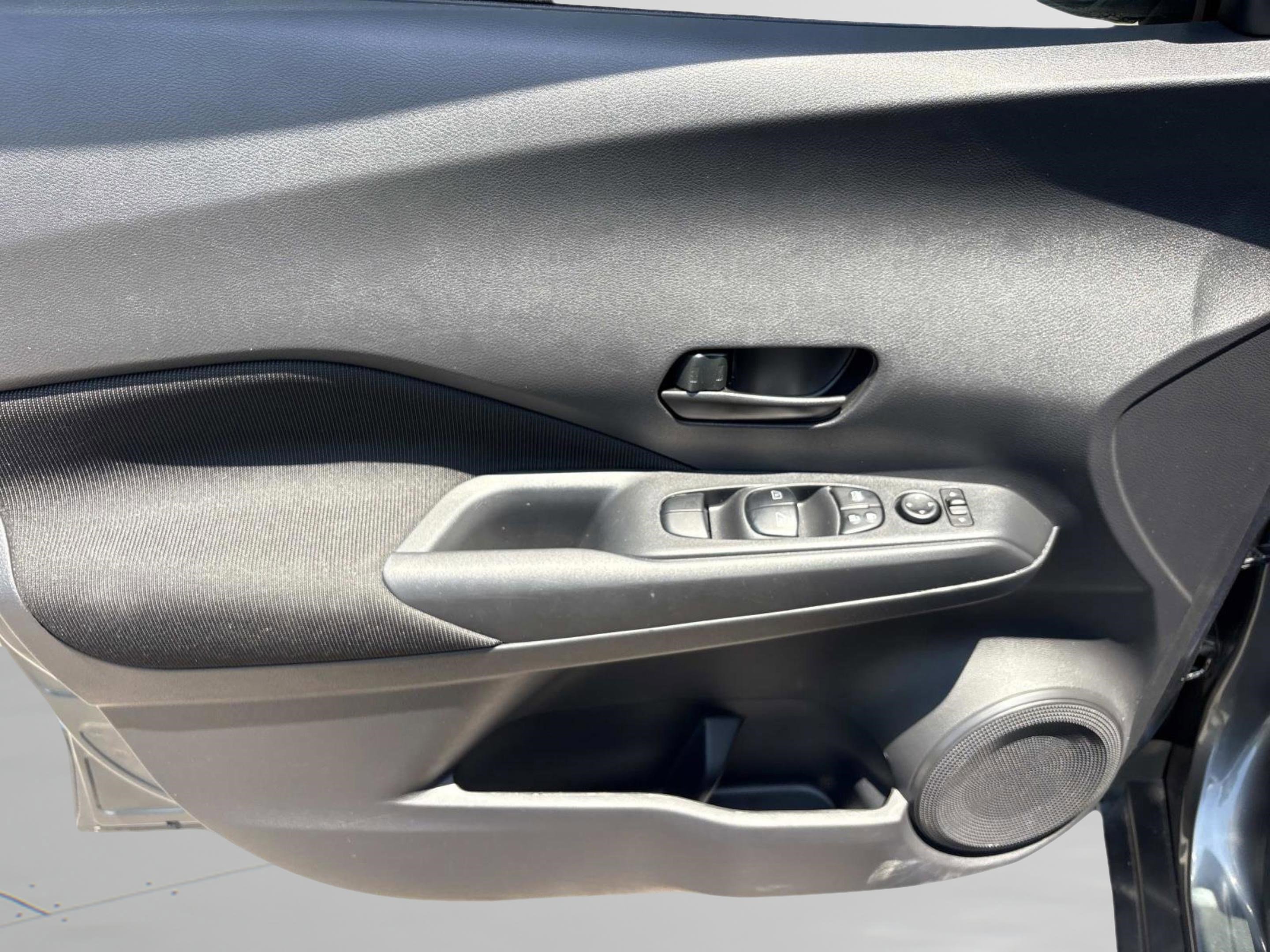 Used 2025 Nissan Kicks Play S FWD image 26