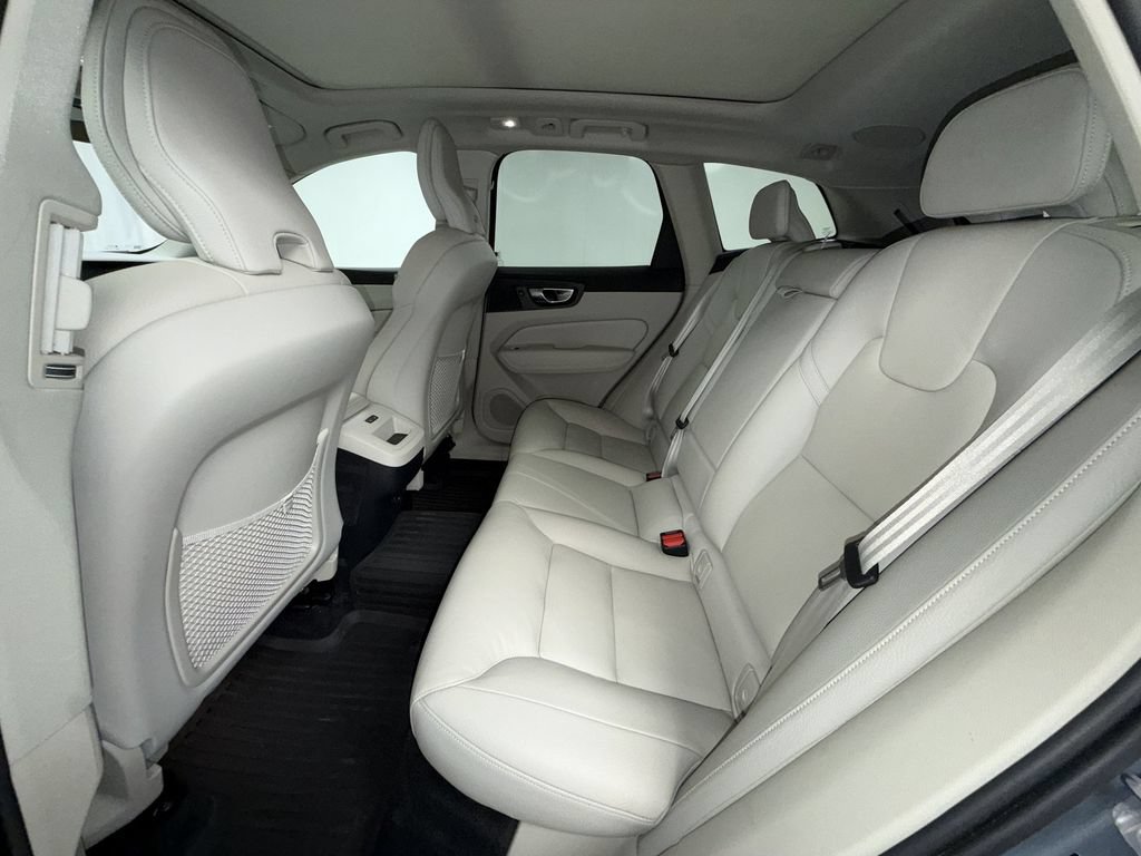 Used 2024 Volvo XC60 B5 Plus w/ Protection Package Premier AWD/4WD image 13