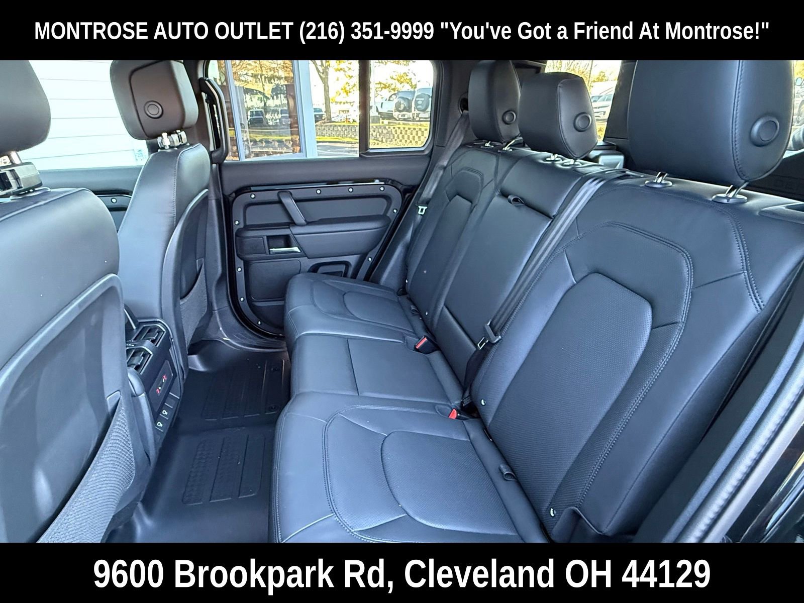 New 2025 Land Rover Defender 110 X-Dynamic SE image 13