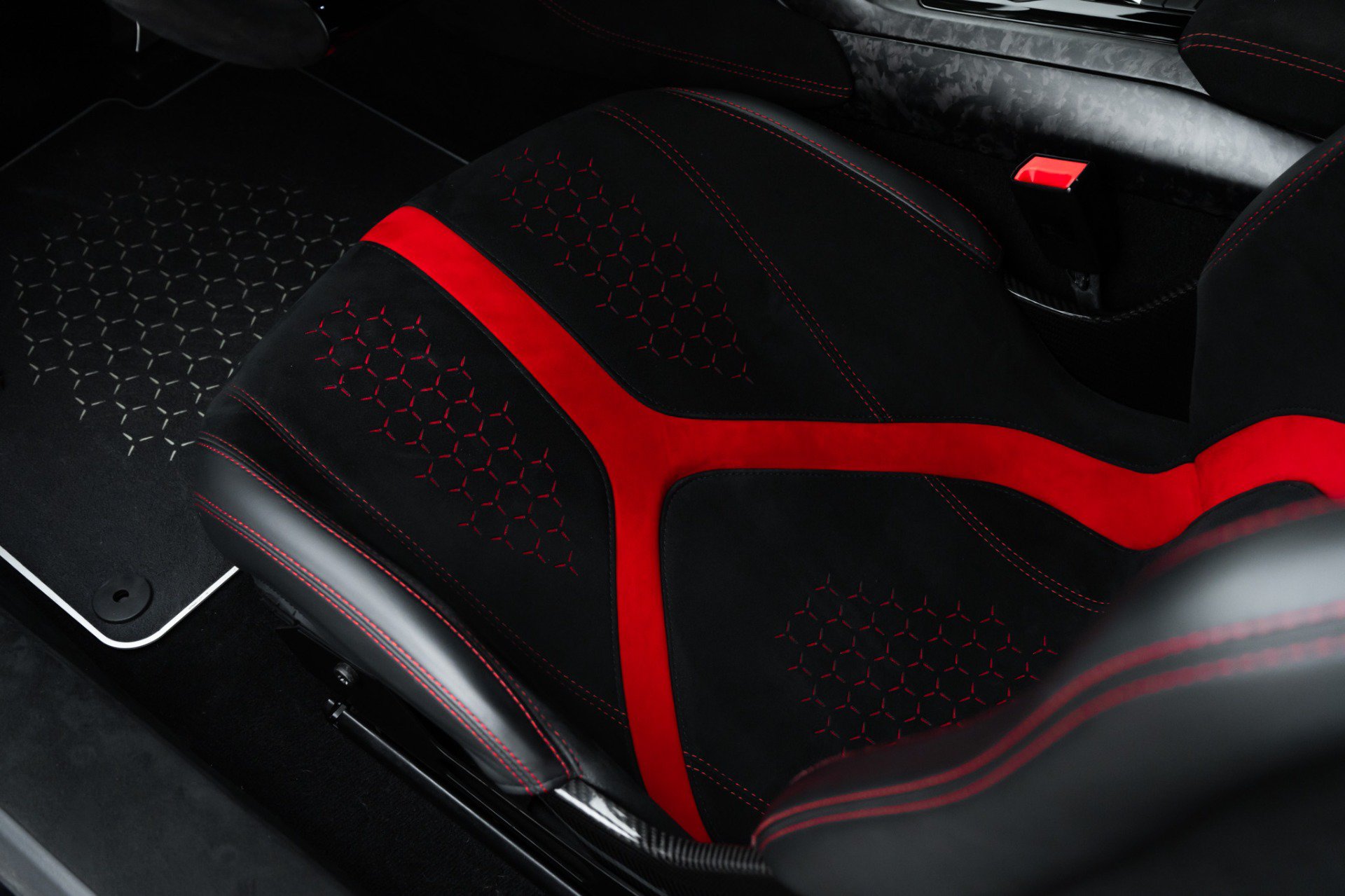 Used 2018 Lamborghini Huracan Performante AWD/4WD image 26