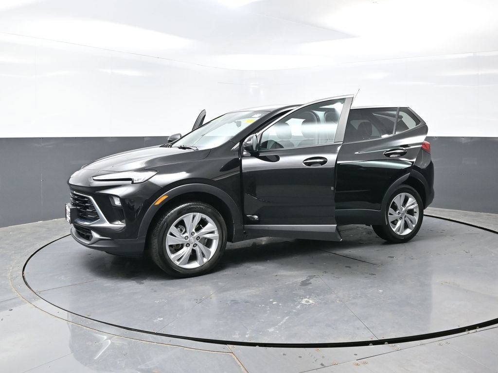 Used 2025 Buick Encore GX Preferred AWD/4WD image 59
