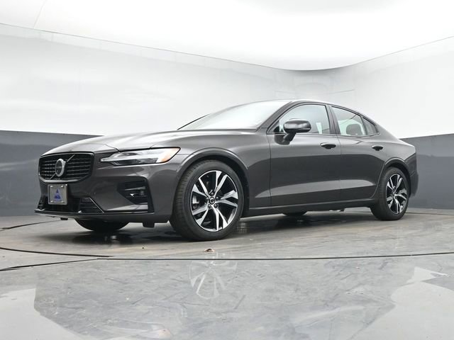 Used 2025 Volvo S60 B5 Plus AWD/4WD image 36