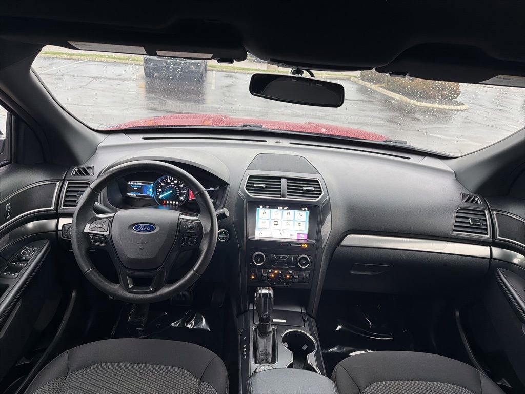 Certified 2018 Ford Explorer XLT w/ Equipment Group 201A image 18