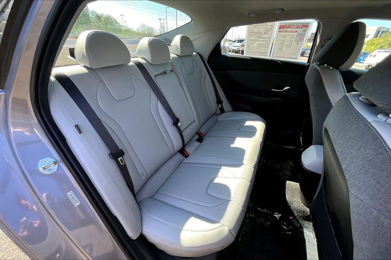 Used 2024 Hyundai Elantra Limited FWD image 25