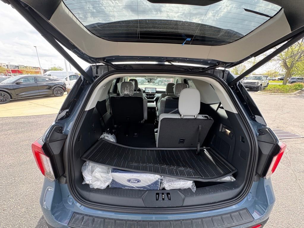 New 2026 Ford Explorer Active AWD/4WD image 16