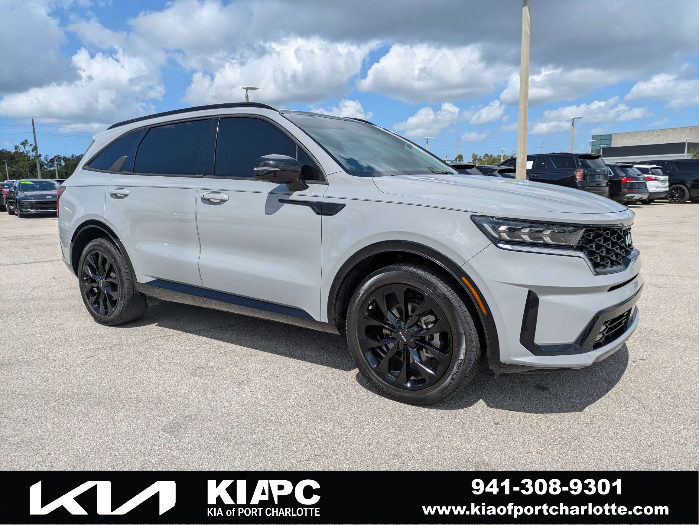 Certified 2022 Kia Sorento SX FWD image 1