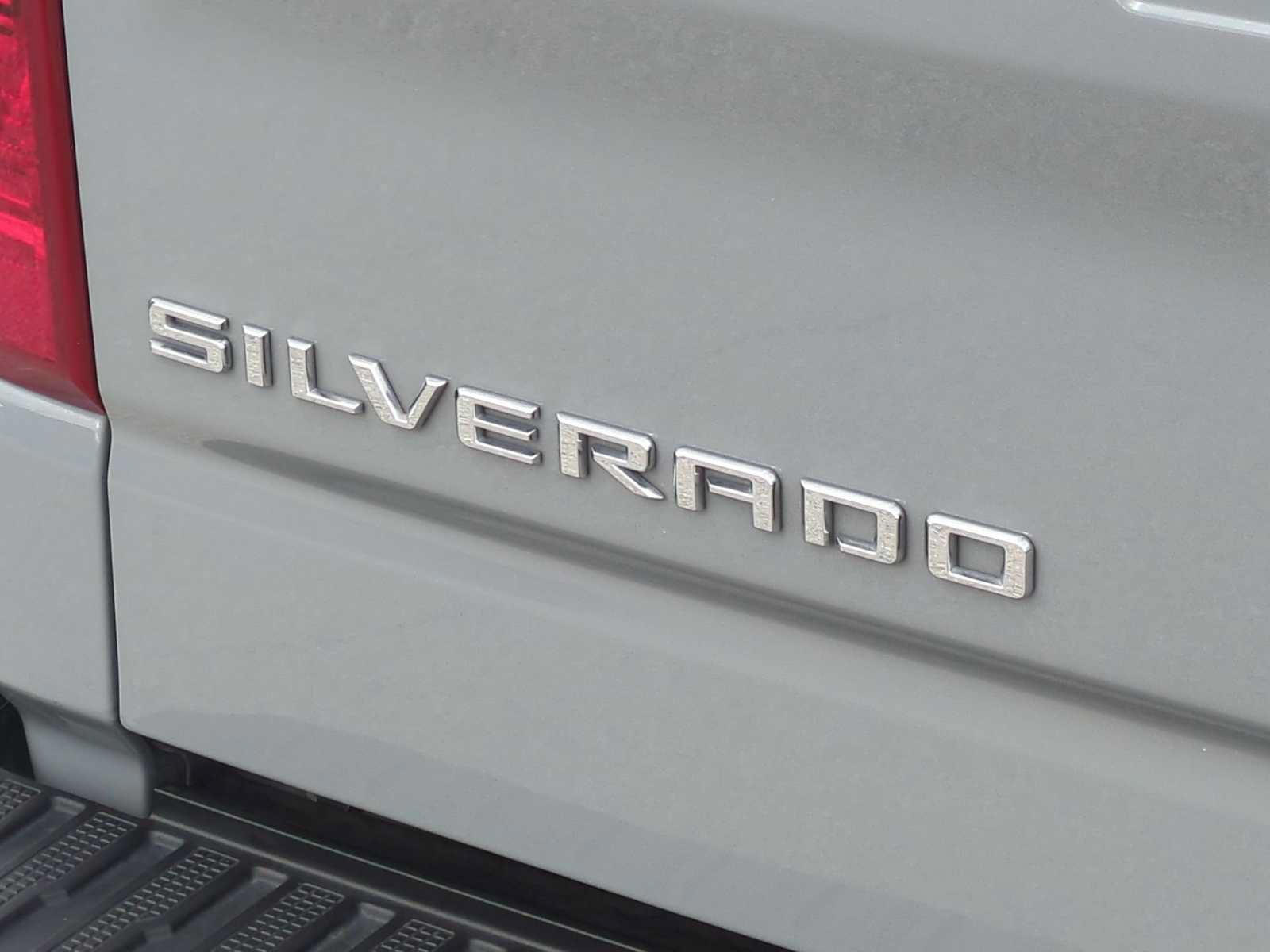 Used 2024 Chevrolet Silverado 1500 LT AWD/4WD image 32